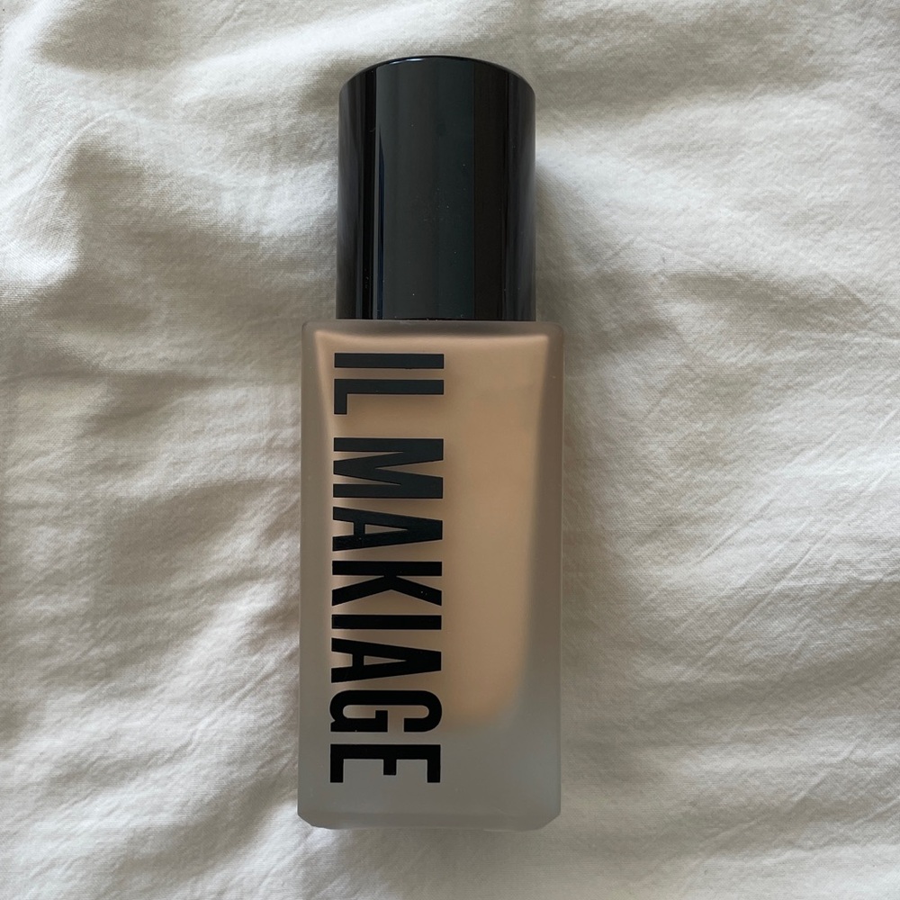IL MAKIAGE 040 Woke Up Like This Foundation